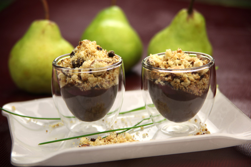 Crumble poire-chocolat-noisettes 