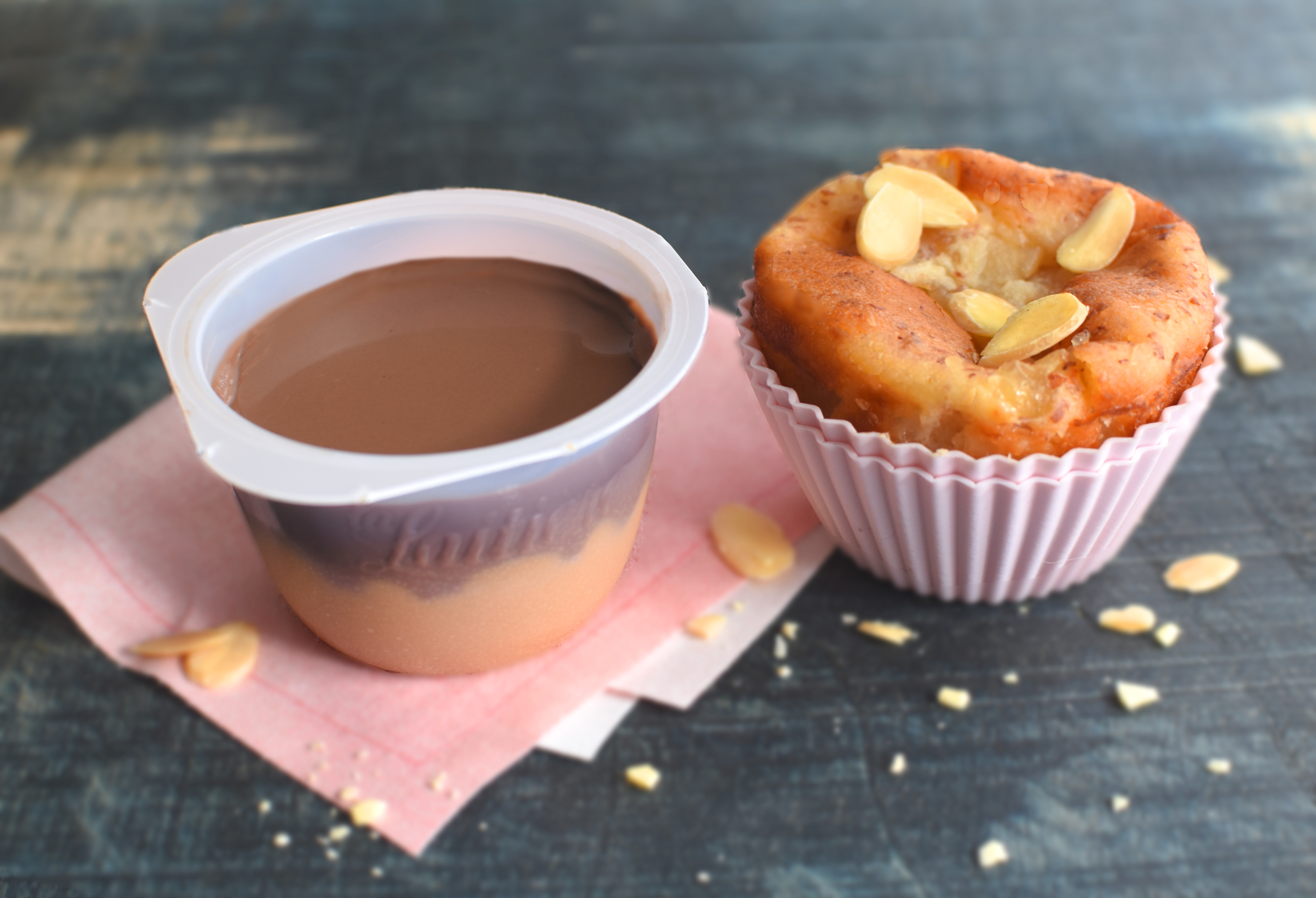 Velours de Crème Chocolat au lait-Caramel et ses petits moelleux poires-amandes